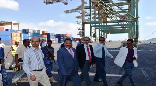 
                     بالصور : محطة الحاويات في ميناء عدن تدشين مولد كهربائي بقوة 2.8