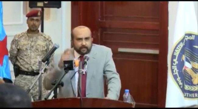 
                      وزير الإعلام يصدر قرار بتوقيف وكيل الوزارة ايمن ناصر ويحيله للتحقيق "وثيقة"