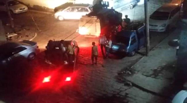 
                     عاجل : قوة من الحـزام الامني تطارد مسلحين بشوارع  كريتر على مقربة من قصرمعاشيق 