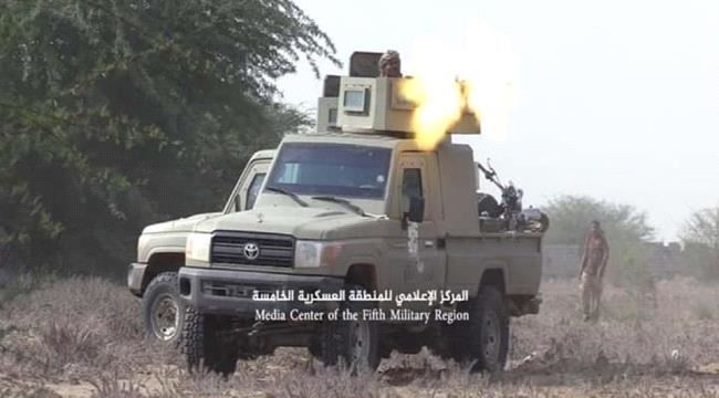 
                     بالفيديو.. الجيش اليمني يحرر 15 كم في حرض ويأسر 9 حوثيين(شاهد)