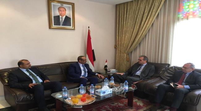 
                     نائب رئيس الوزير وزير الداخلية يبحث مع السفير الفرنسي لدى بلادنا مستجدات الساحة اليمنية وضرورة التحرك الجاد لإحلال السلام 