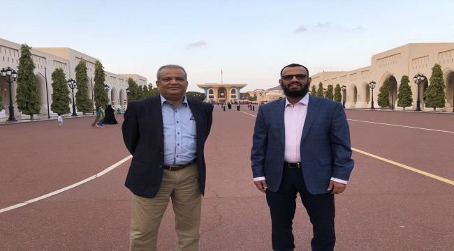 
                     صحافي يقول بأن هاني بن بريك التقى بقيادات حوثية خلال زيارته إلى مسقط الأيام الماضية
