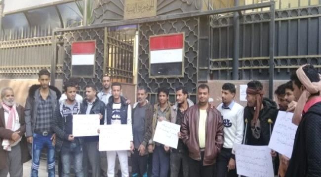 
                     الملحق الإماراتي يغلق مكتب الجرحى اليمنيين في العاصمة المصرية القاهرة 