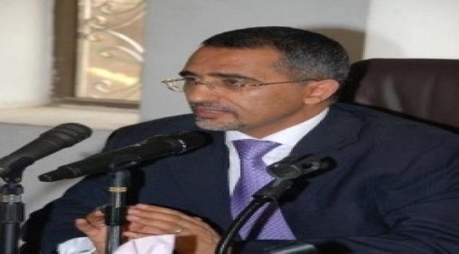 
                     محافظ البنك المركزي اليمني "زمام" يكشف اصدار فئة نقدية جديدة