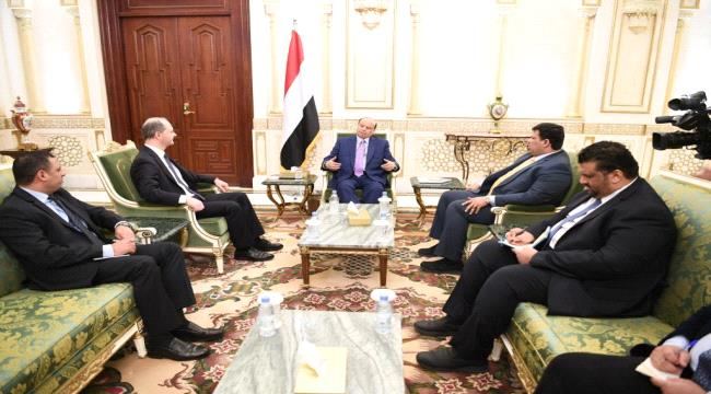
                     الرئيس هادي يشيد بمستوى العلاقات المتطورة بين #اليمن و#النمسا