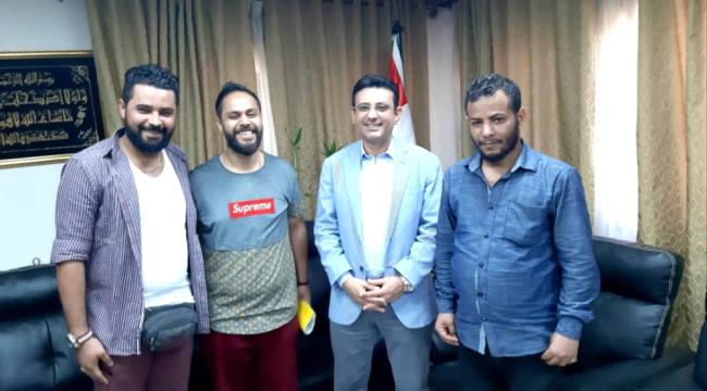 
                     فريق فيلم “هزاع في الدقي” يلتقون السفير اليمني في القاهرة 