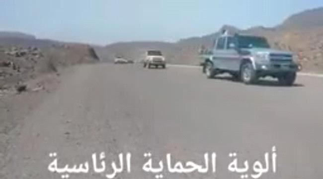 
                     بالفيديو : #الشرعية تدفع بتعزيزات عسكرية ضخمة من ألوية الحماية الرئاسية إلى جبهات ##الضـالع بتوجيهات من الرئيس #هادي(شاهد)