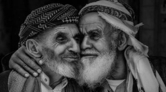 
                     صورة شقيقين يمنيين مسنين تفوز بجائزة عالمية