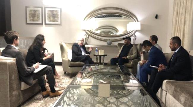 
                     طارق عفاش يلتقي المبعوث الأممي إلى اليمن السيد "مارتن غريفيث" 