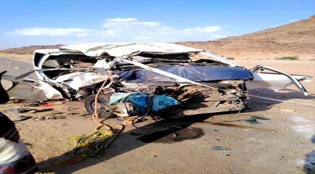 
                     وفاة 11 شخص في حادث مروري مروع بمرخة #شبـوة (صور)
