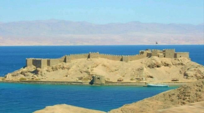
                     الامارات تسلم واحدة من أهم الجزر اليمنية.. و”خفر السواحل“ تتسلمها رسميا