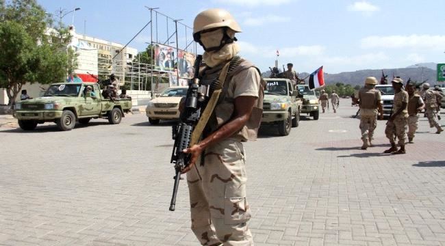
                     #الإمارات تسحب قواتها من القصر الرئاسي في #عدن جنوبي #اليمن