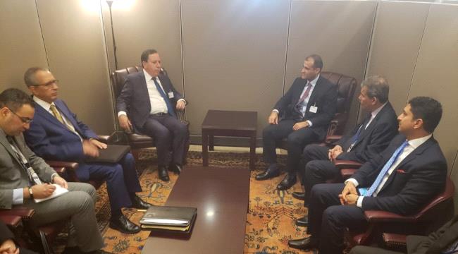 
                     وزير الخارجية يلتقي نظيره التونسي