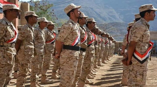 
                     منتسبو الجيش يناشدون الرئيس هادي بالتدخل العاجل بصرف مرتباتهم المنقطعة