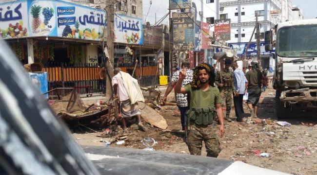 
                     قوات الحزام الأمني تقوم بحملة لإزالة أسواق القات في الشيخ عثمان بعدن