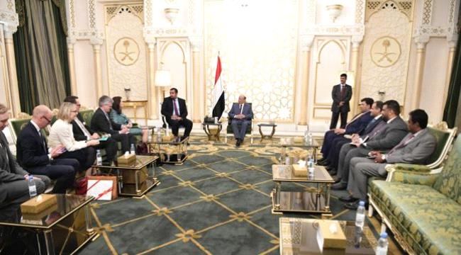 
                     #الرئيس_هادي يشيد بجهود مملكة السويد في سبيل تحقيق السلام والاستقرار في اليمن