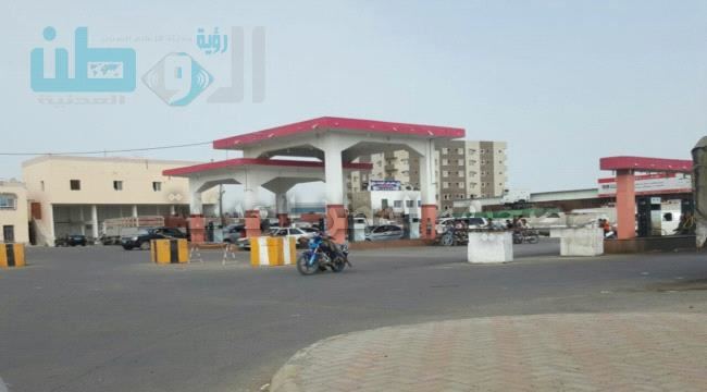 
                     أزمة مشتقات نفطية مفاجئة في العاصمة عدن