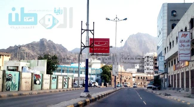 
                     حقوقي جنوبي: هناك أربعة سجون غير قانونية في عدن يمارس فيها التعذيب والإخفاء القسري