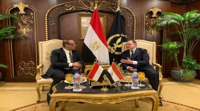 
                     وزير الداخلية "الميسري" يبحث مع نظيره #المصري التعاون بالمجالات الأمنية ومكافحة الإرهاب