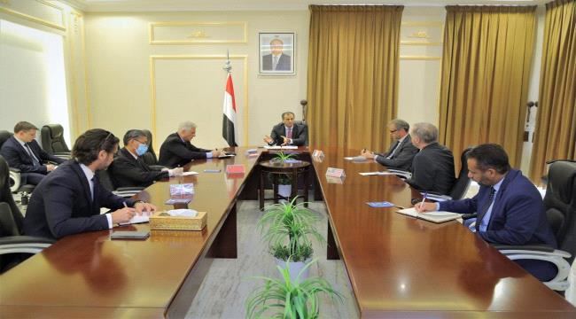 
                     الحضرمي لسفراء الدول دائمة العضوية بمجلس الأمن: الانتقالي لازال مصر على تمرده وفرض إجراءات للاستحواذ على موارد الدولة