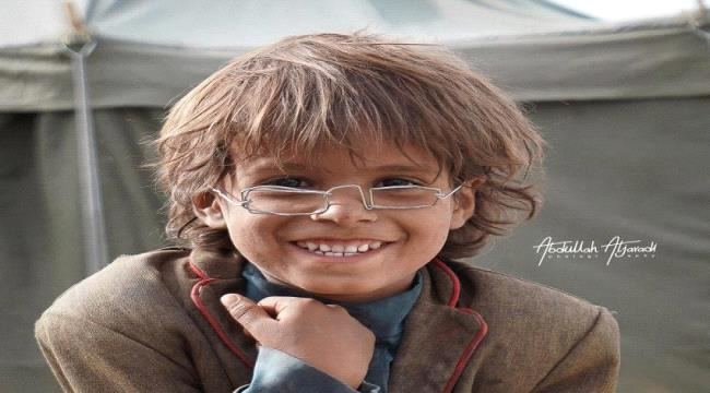 
                     نظارة طفل يمني تتحول إلى قصة إنسانية ملهمة يفوز بها مدير سعودي