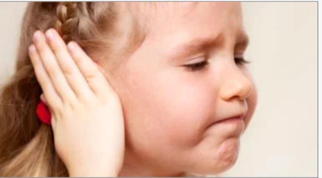 أسباب وعلامات التهابات الأذن لدى الأطفال ...